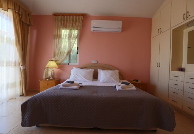 Villa in Peyia - estéa • Island Villa | Sea View -  Pool - Jacuzzi Villa in Peyia - estéa • Island Villa | Sea View -  Pool - Jacuzzi