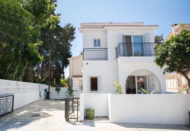 Terraced House in Paphos - estéa • Taheli Riverside Villa Paphos Tourist Area Terraced House in Paphos - estéa • Taheli Riverside Villa Paphos Tourist Area