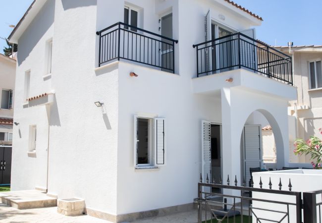 Terraced House in Paphos - estéa • Taheli Riverside Villa Paphos Tourist Area Terraced House in Paphos - estéa • Taheli Riverside Villa Paphos Tourist Area