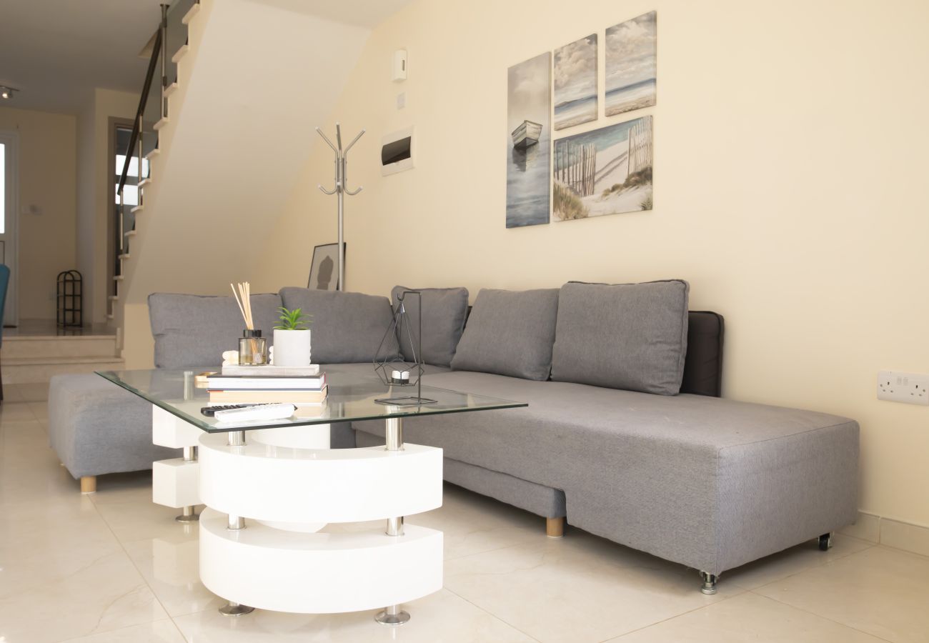 Terraced House in Paphos - estéa • Luna's Family Friendly Holiday Apartment