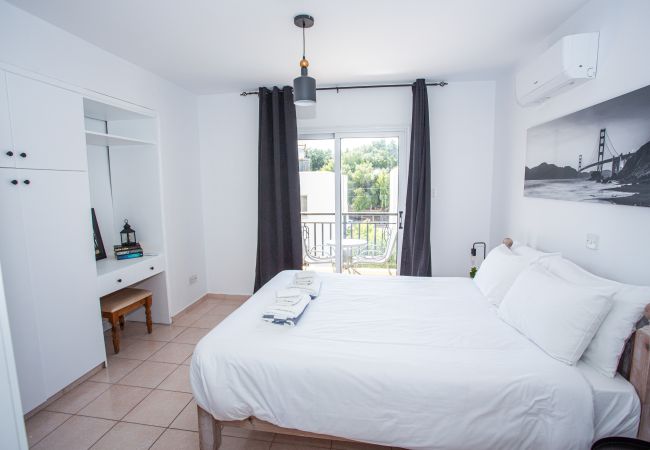 Terraced House in Paphos - estéa • Olympia's SkyView Townhouse with a Pool Terraced House in Paphos - estéa • Olympia's SkyView Townhouse with a Pool