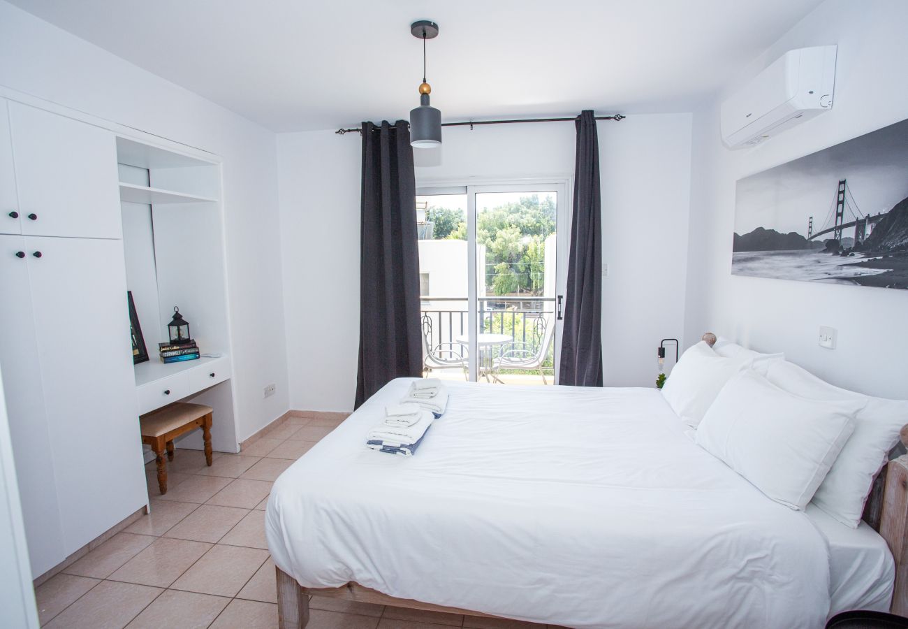 Terraced House in Paphos - estéa • Olympia's SkyView Townhouse with a Pool Terraced House in Paphos - estéa • Olympia's SkyView Townhouse with a Pool