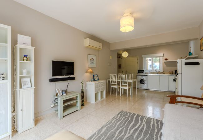 Terraced House in Chloraka - estéa • SeaShell Cottage - Cozy Holiday Apartment Terraced House in Chloraka - estéa • SeaShell Cottage - Cozy Holiday Apartment